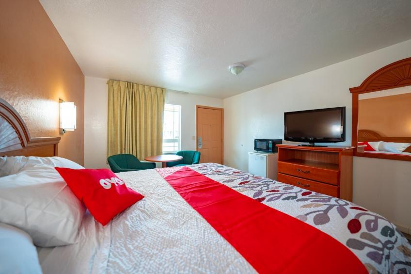 Premium Queen Bed with Kitchenette - foto 15