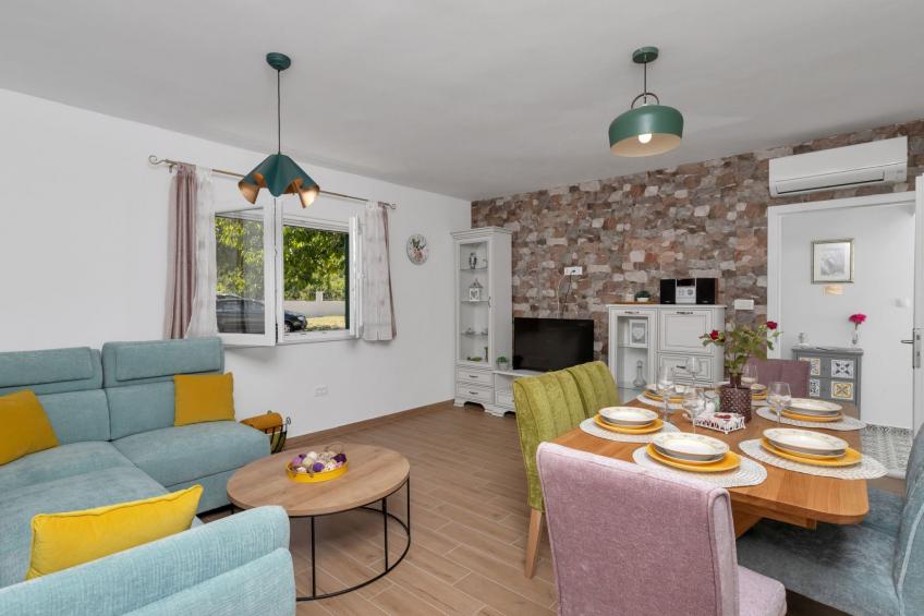 in Rašćane mit Beheiztem Pool - foto 23