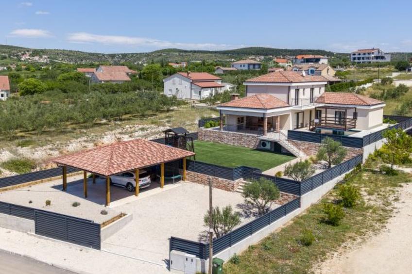 Magnificent Villa Oasis with extra large heated po - foto 15