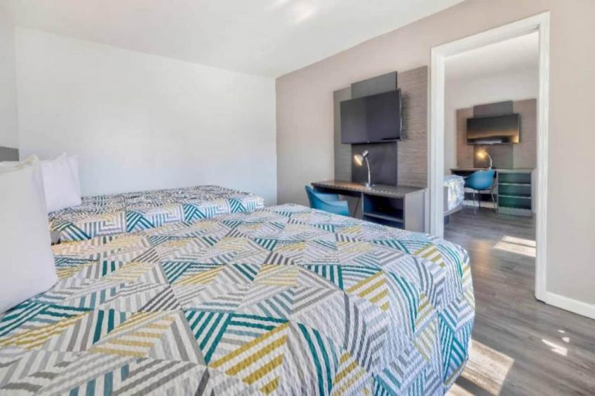 3 Queen Beds  Non-Smoking Kitchen