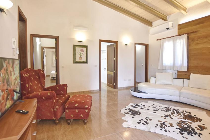 Finca mit großem eingezäunten Pool und Klimaanlage. - foto 27