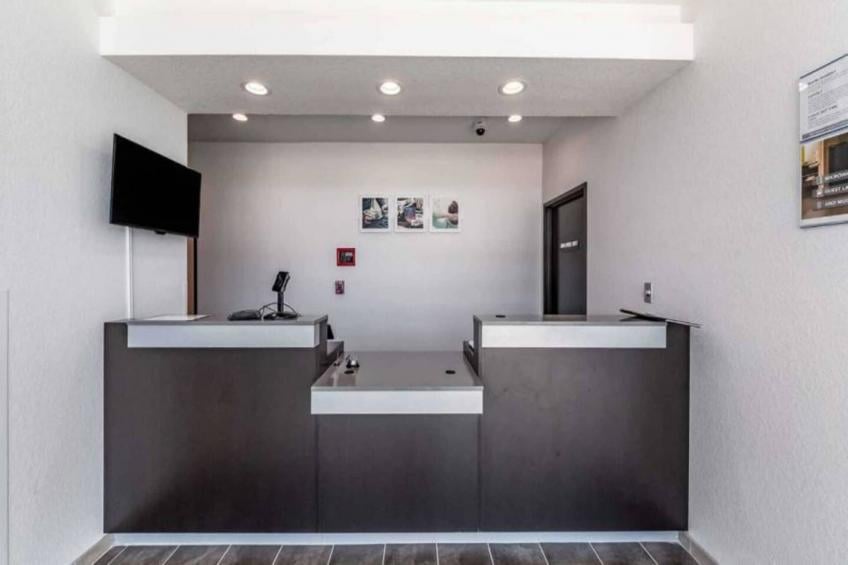 1 King Bed  Non-Smoking Kitchen - foto 40