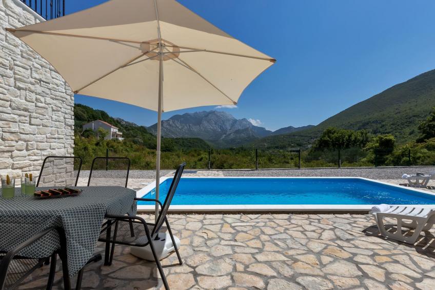 Alleinstehende Villa Slime mit Pool und Garten - foto 18