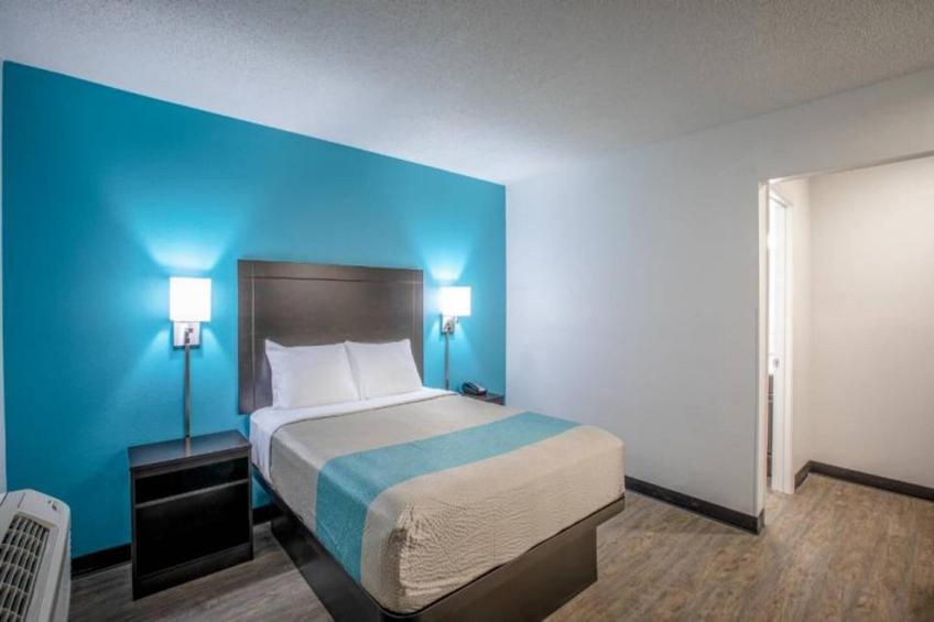 1 Queen Bed  Premium Kitchen Non-Smoking - foto 7