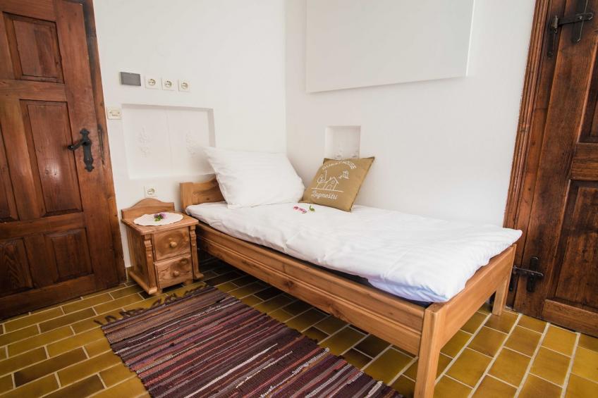 Rustic Authentic Holiday Home with Terrace and Wood Stove - Three Bedroom Holiday Home with Terrace - foto 16