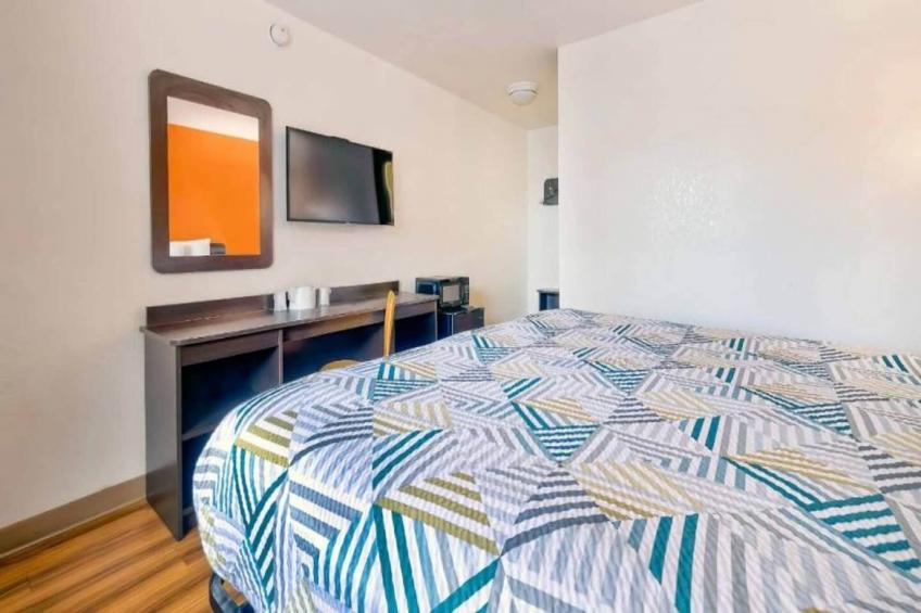 1 King Bed  Non-Smoking - foto 9