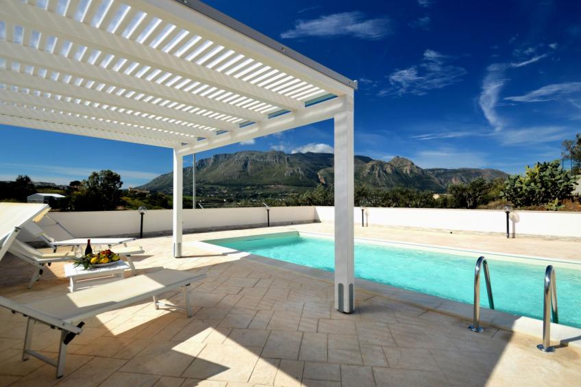 Chalet mit privatem Pool 8 Plätze klimatisiert Parkplatz bbq