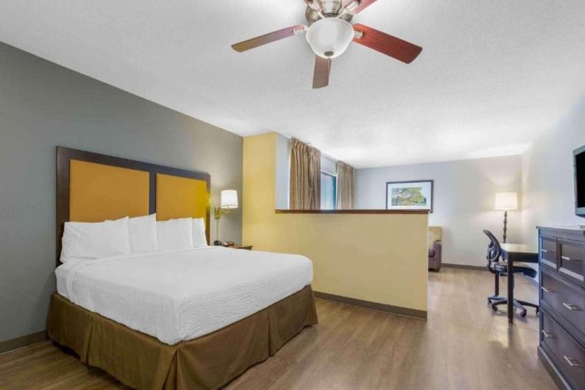 1 Queen Bed | Non-Smoking, Kitchen - foto 2