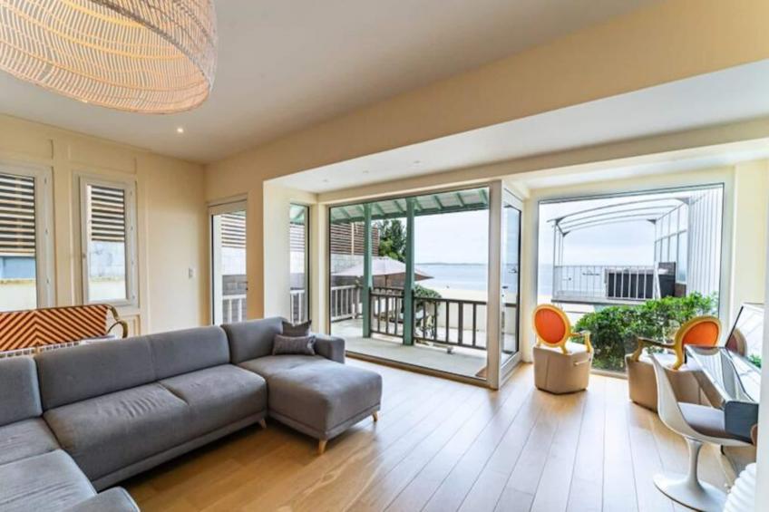 Somptueuse Demeure Arcachonnaise De Caractère Avec Accès Direct à La Plage