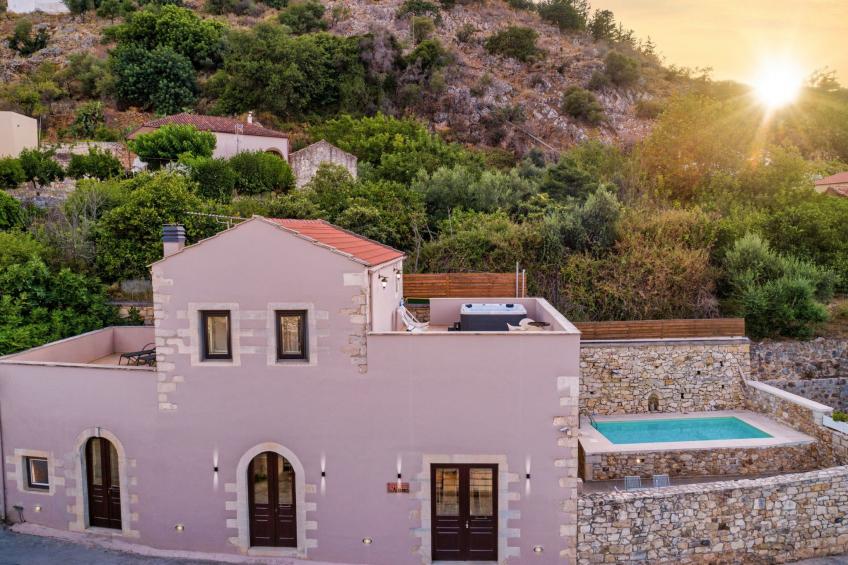 "Villa Aladanos" mit privatem Pool