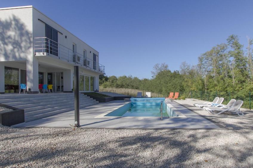 Villa mit Pool - foto 2