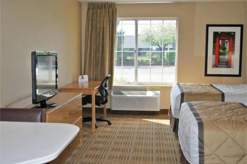 2 Queen Beds  Non-Smoking Kitchen - foto 20