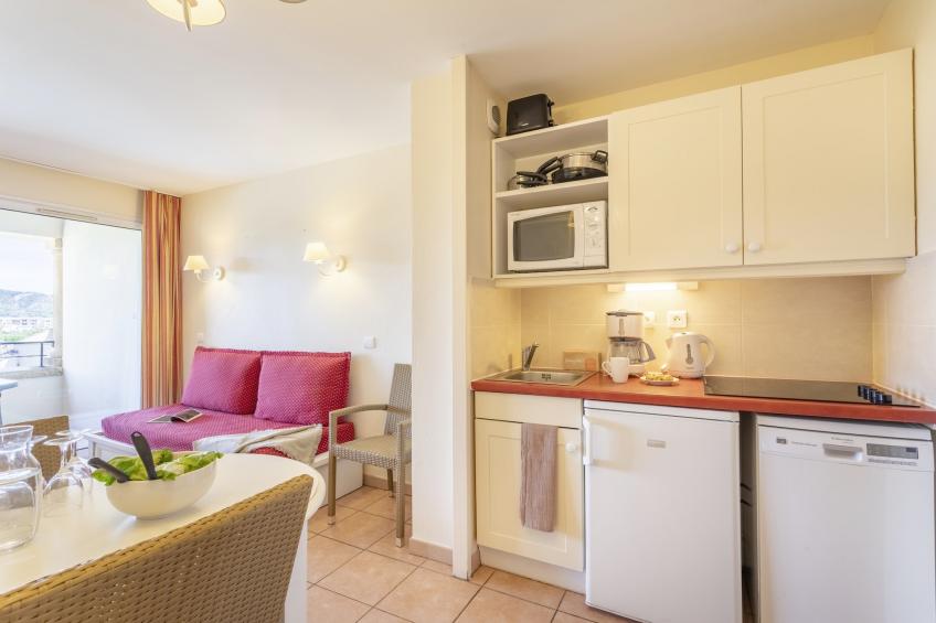 Pierre & Vacances Village Pont Royal en Provence Apartment 6 people - 1 bedroom + 1 sleeping alcove - Balcony or terrace - foto 9