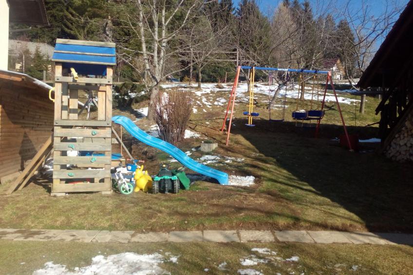 Comfortable Zreče Apartment with Playground and Private Parking, Ideal for Families - One Bedroom Apartment - foto 15