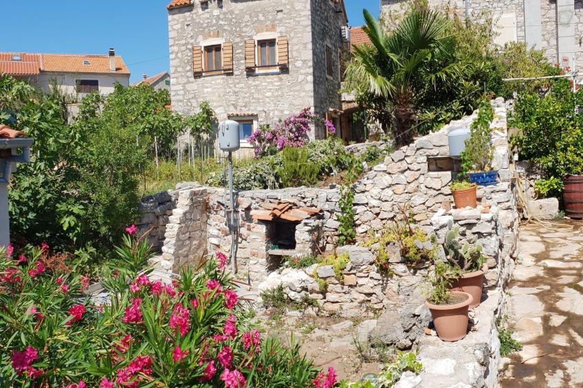 in Zlarin mit Schönem Garten - foto 2