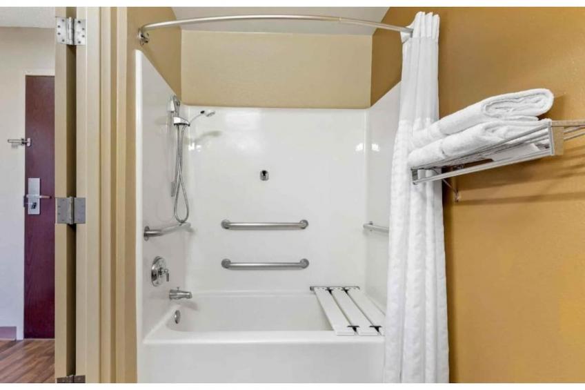 2 Queen Beds | Smoking, Kitchen - foto 25