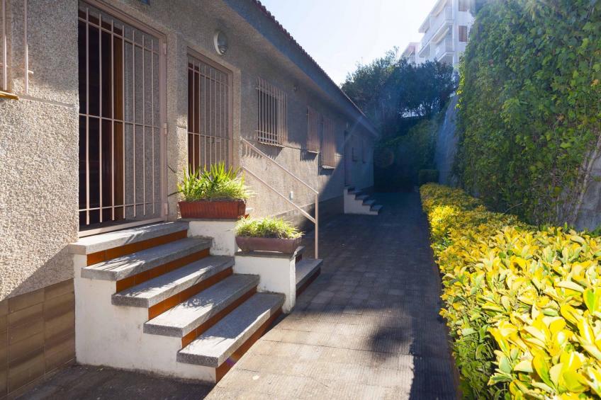 1233 VILA NEUS con piscina - foto 5