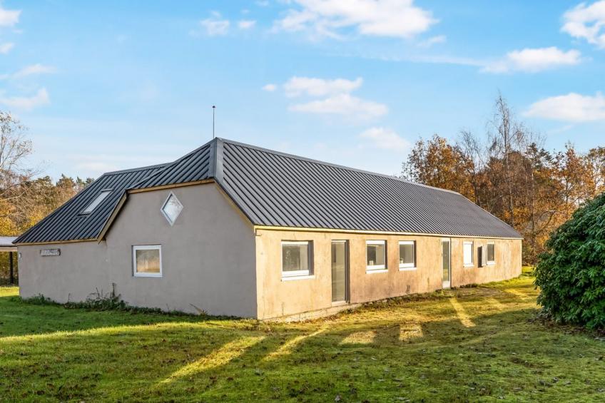 "Emelia" - 4.2km from the sea