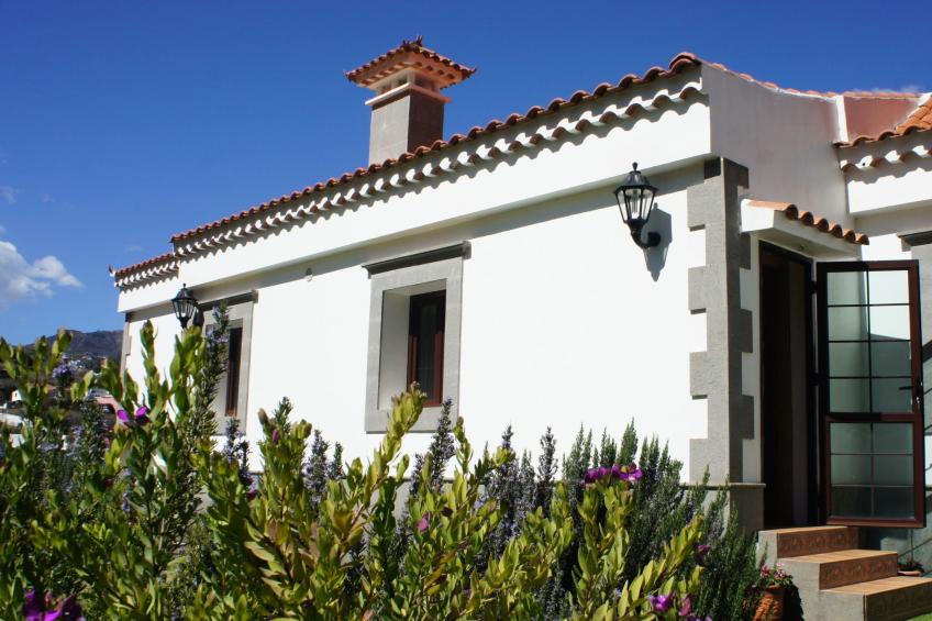 Villa Lucas mit Gartenterrasse und Schwimmbad