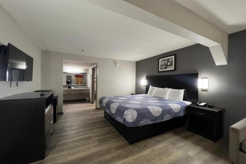 King Bed Non-Smoking - foto 7