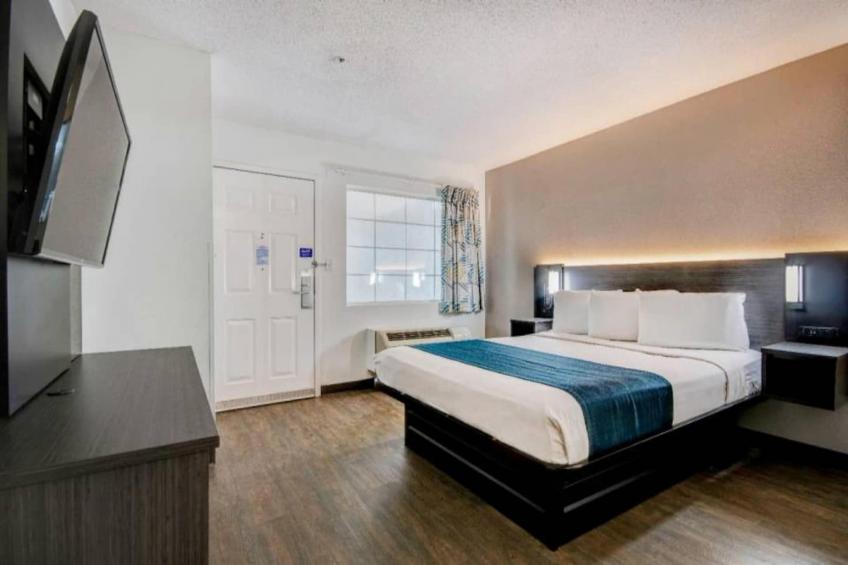 1 King Bed  Smoking - foto 12