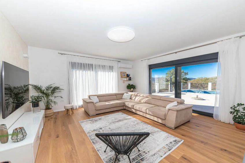 Luxurious Sanctuary Villa Primorski Dolac with Pool - Three Bedroom Villa with Pool - foto 7