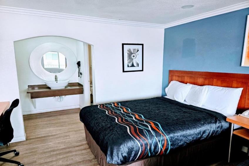 King Bed Non-Smoking - foto 7
