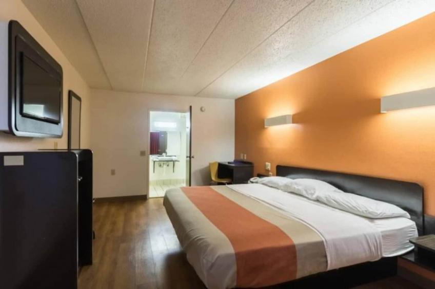 1 King Bed  Non-Smoking Micfridge - foto 22