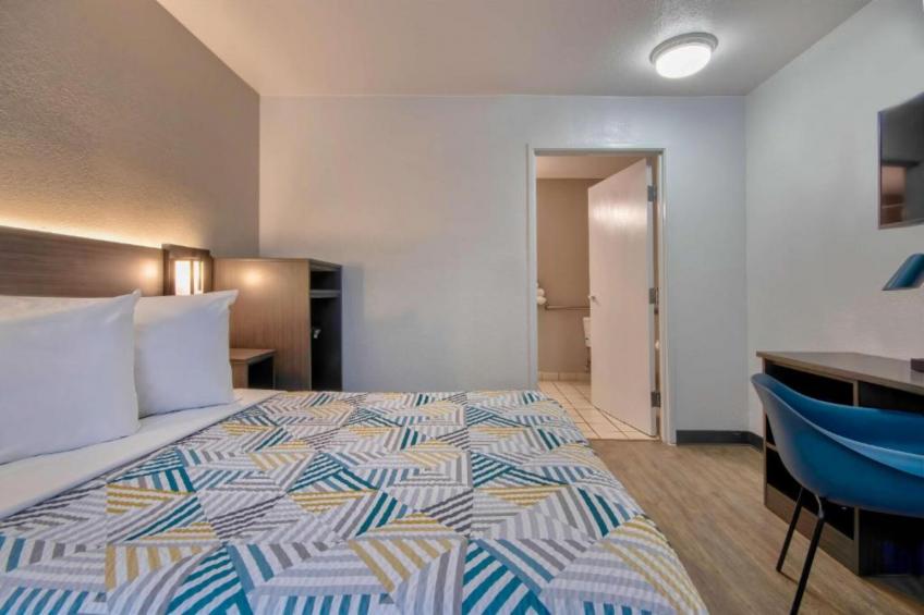 1 King Bed  Non-Smoking - foto 24