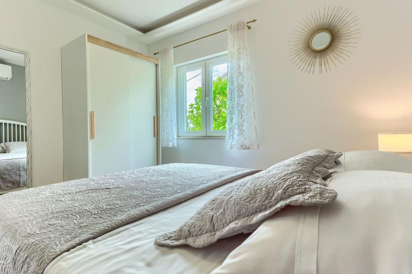 mit Terrasse, Pool und Strandzugang - foto 14