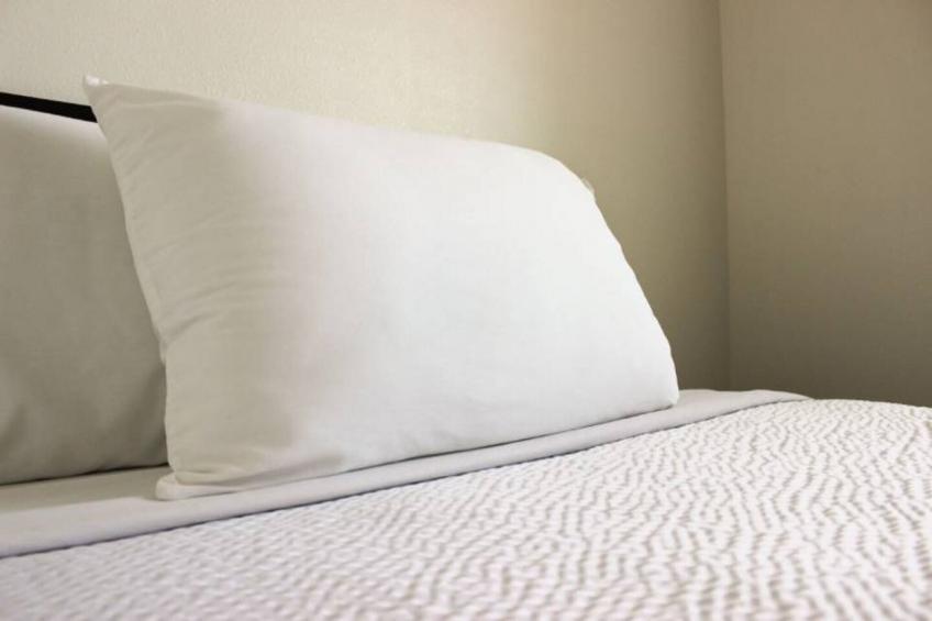 1 Queen Bed  ADA/Tub/Non-Smoking - foto 7