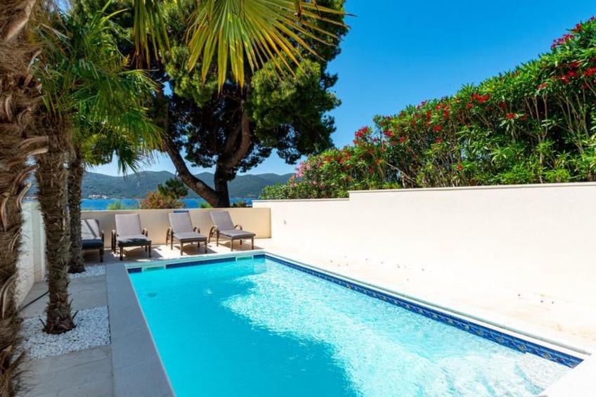 Suartini Viganj mit einem Pool - foto 52