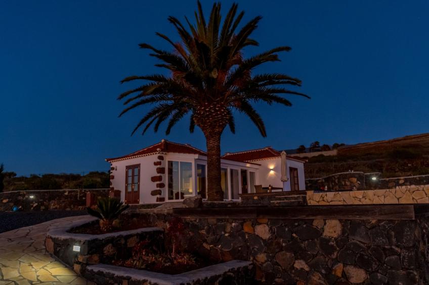 Romantische Ferienvilla mit Infinity-Pool und Panoramameerblick - foto 48