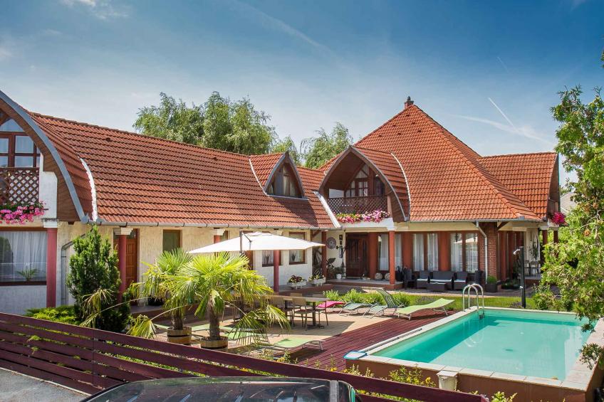 Holiday apartment with pool and internet access - BF-9W84Z
