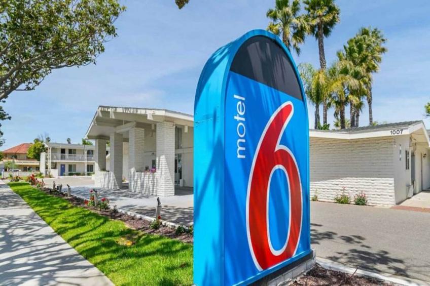 1 King Bed  Non-Smoking Micfridge - foto 3