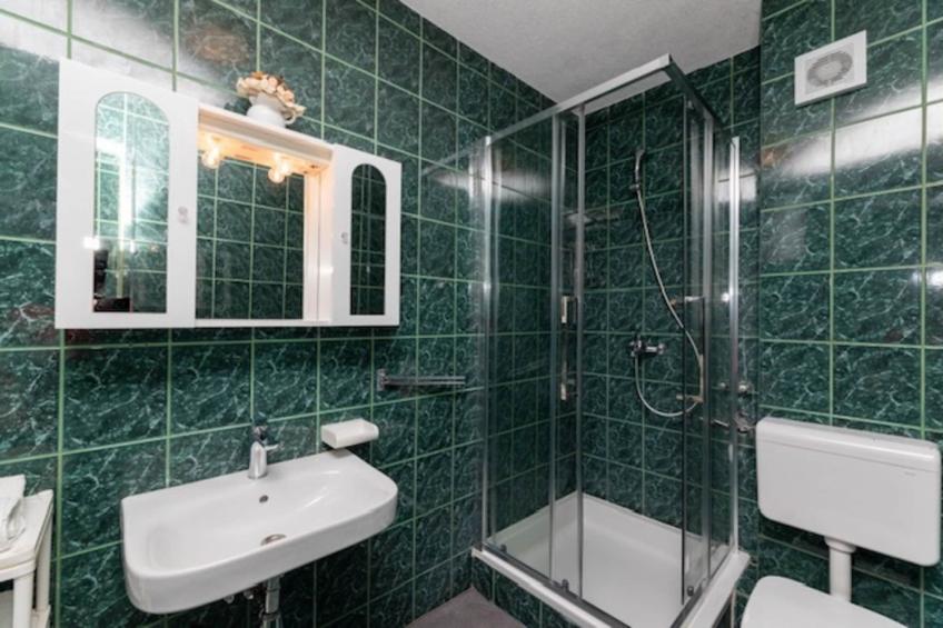 Villa Supetar Garden - Two Bedroom Apartment with Terrace - foto 16