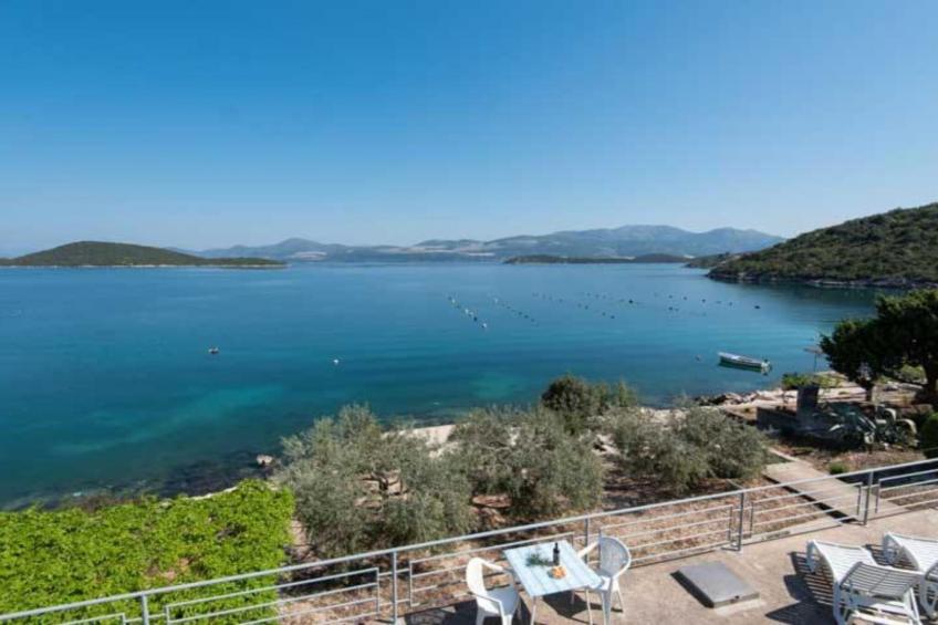 Spacious and Cozy Seafront Apartments - One Bedroom Apartment with Terrace and Sea View - foto 14