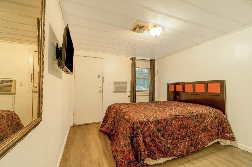 Queen Bed Smoking - foto 21