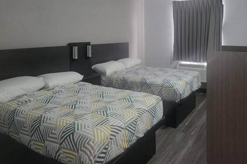 2 Full Beds  Smoking - foto 5