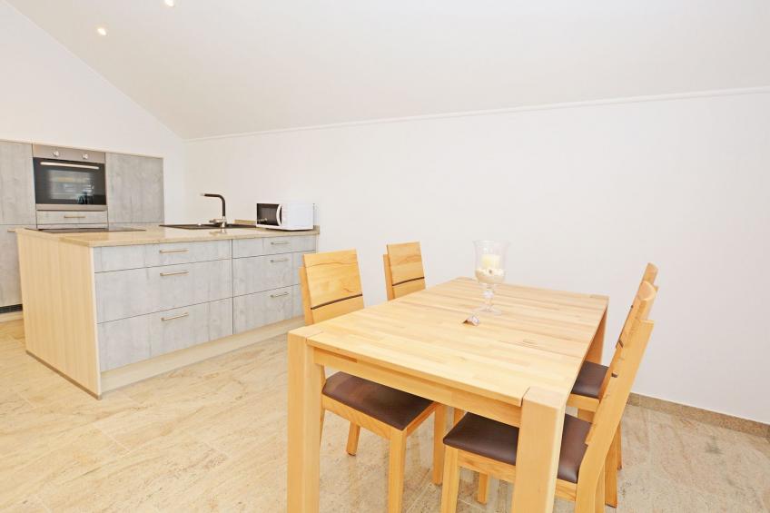 Merzijana Dachgeschoss in Stinteck - foto 8