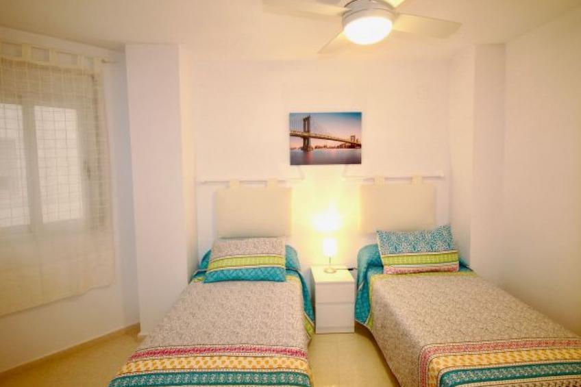 APARTAMENTO POSTIGUET CON BALCON - foto 28