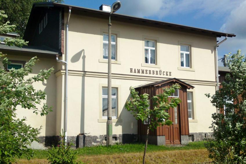 mit privatem Parkplatz