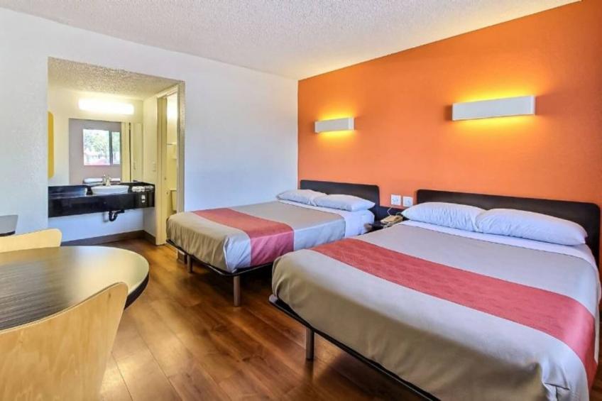 2 Full Beds  Micfridge - foto 5