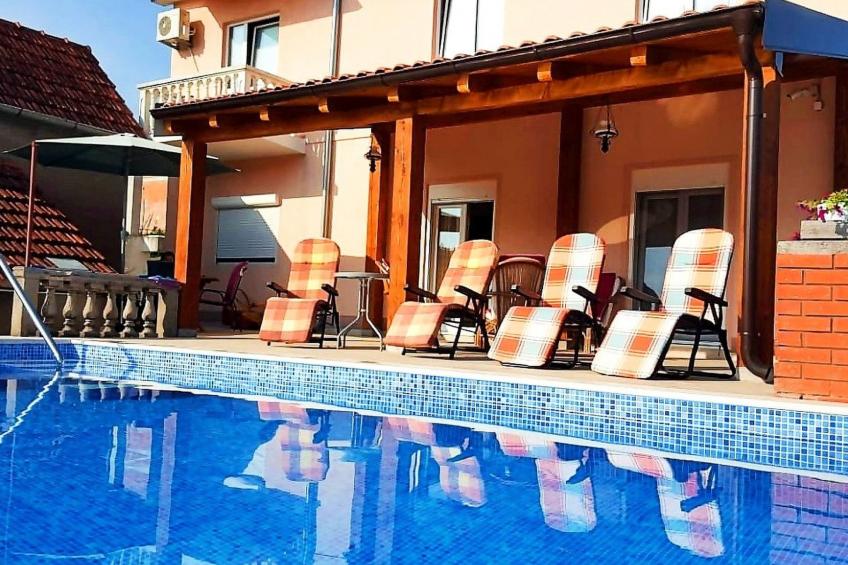 Wohnung in Radanovici mit privatem Parkplatz - foto 2