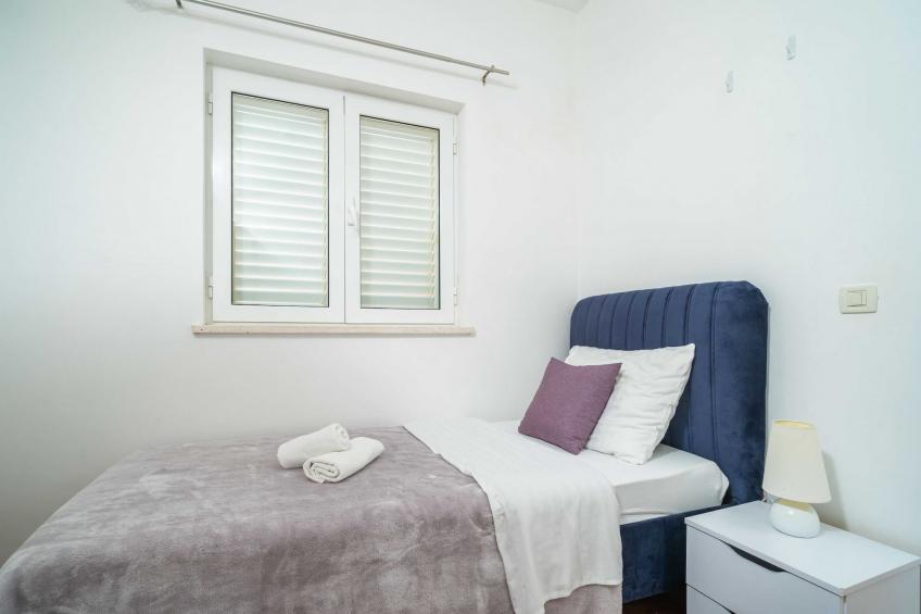 Apartments Isabora - Comfort Three-Bedroom Apartment with Balcony and Sea View (Second Floor) - foto 21