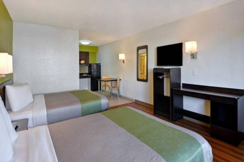 2 Queen Beds  Micfridge - foto 11