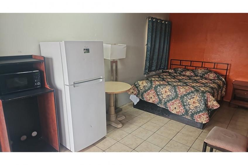 King Bed with Kitchenette Non-Smoking - foto 15