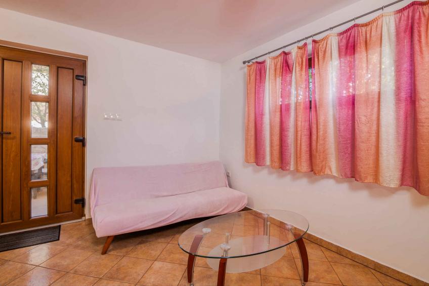 Vakantiewoning in het centrum van Njivice - BF-4XVK6 - foto 9
