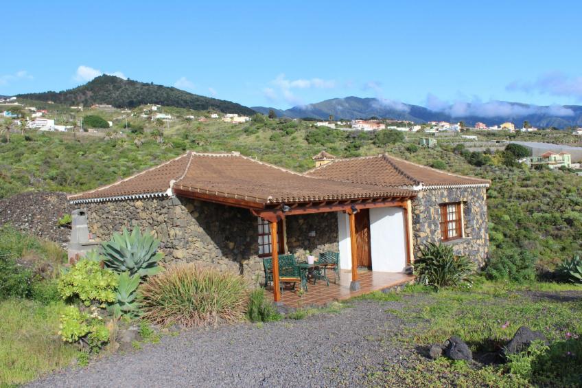 in Monte Breñas mit Grill, Terrasse und Garten