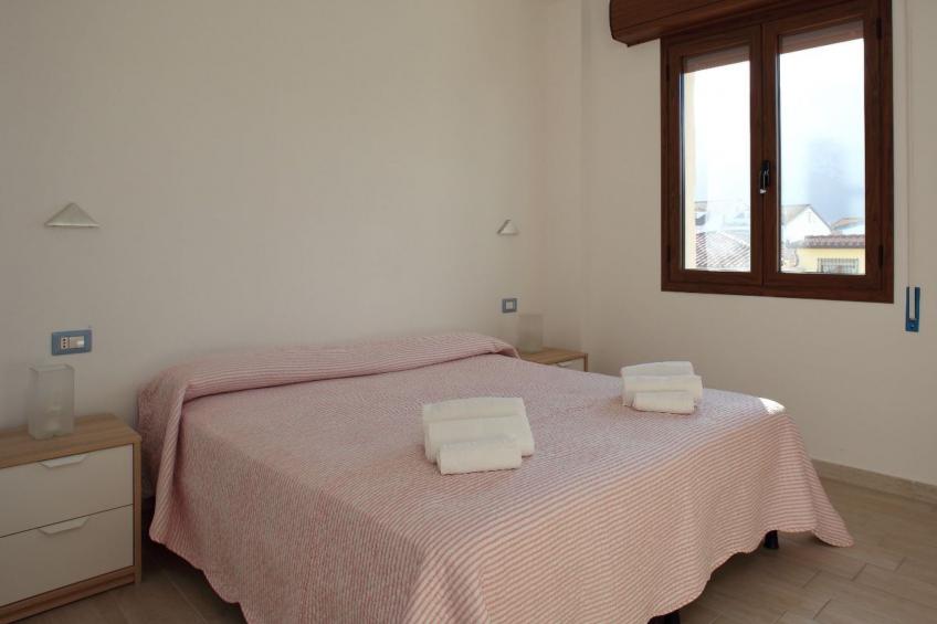 Anwesen mit Balkon - foto 12